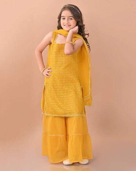 Girls Embellished Kurta & Sha...