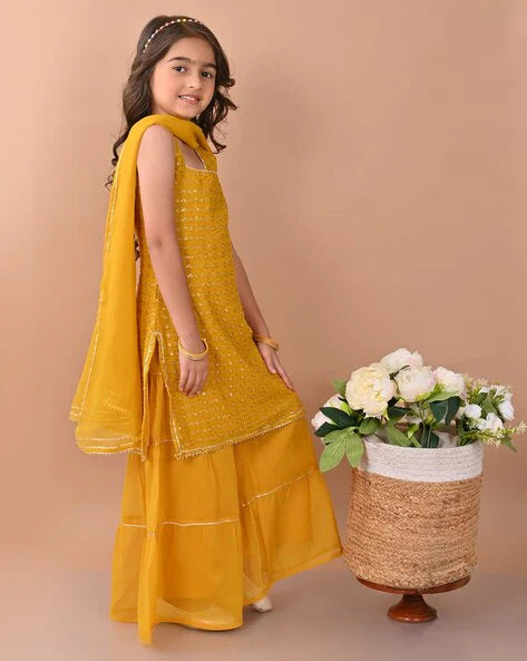 Girls Embellished Kurta & Sha...