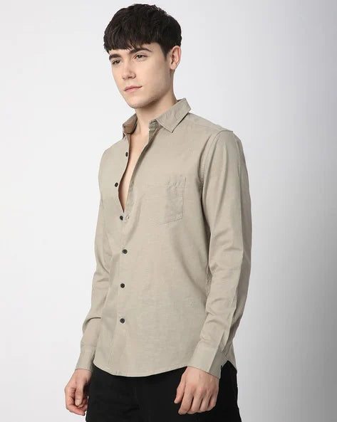 Men Shirt with Cutaway Collar