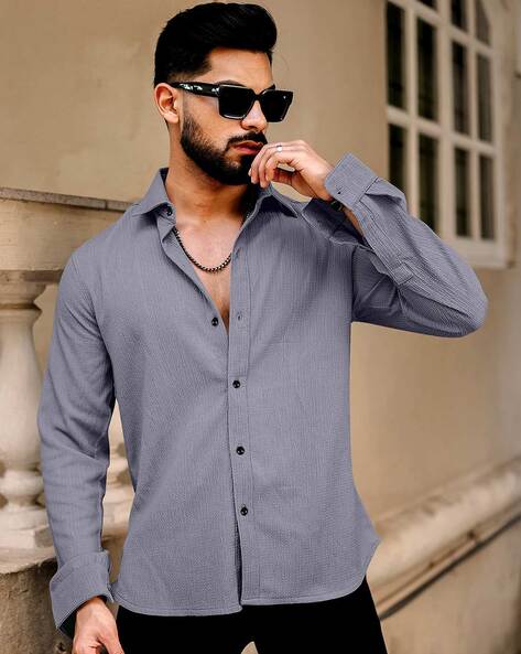 Men shirt with spread collar