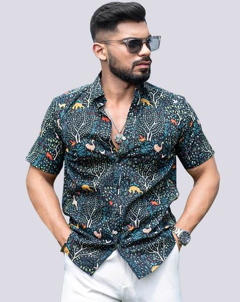 Printed shirt with spread colour